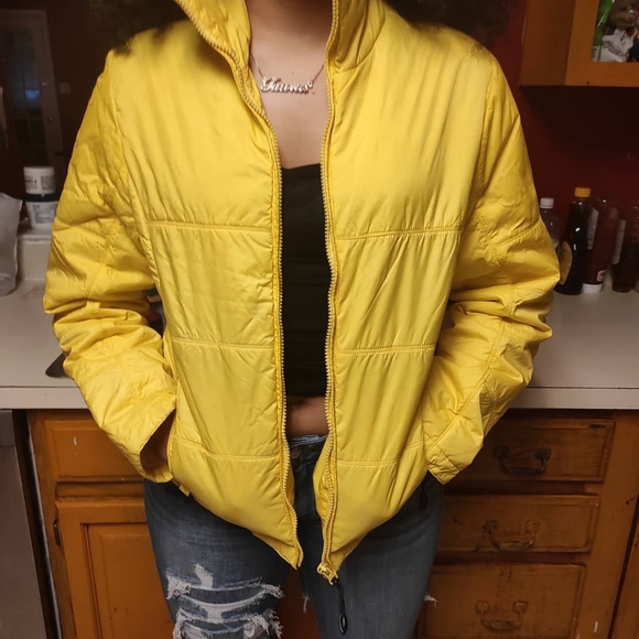 Yellow Puffer coat - Picture 8 of 9